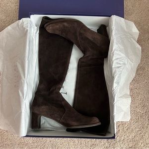 $685  Stuart Weitzman Women’s Stretch Suede Boots Size 7. With Original Box
